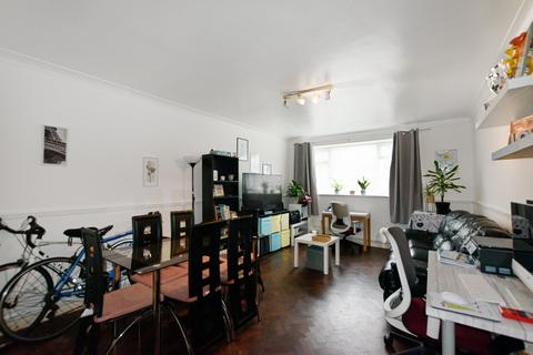 2 bedroom apartment for sale, Oaks Avenue, London, SE19