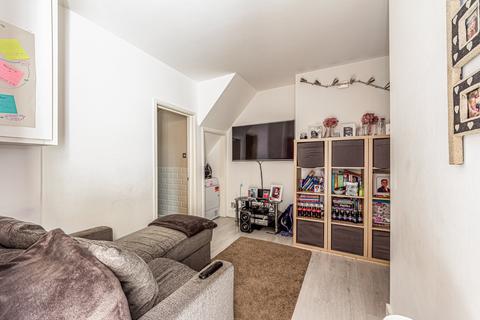 2 bedroom apartment for sale, Northwood Road, Thornton Heath, CR7