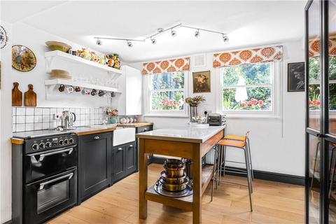 Flat 1, 64 Graham Road, London, E8 1BX