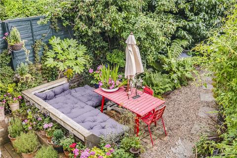 Flat 1, 64 Graham Road, London, E8 1BX
