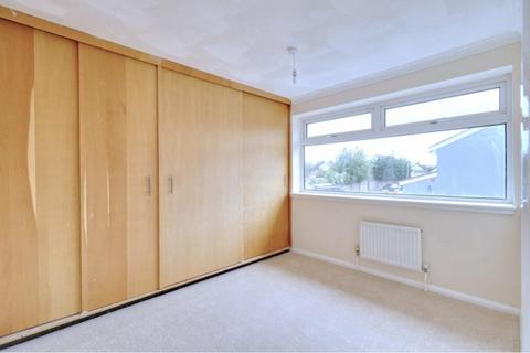 4 bedroom semi-detached house to rent, Palmerston Road, Rainham RM13