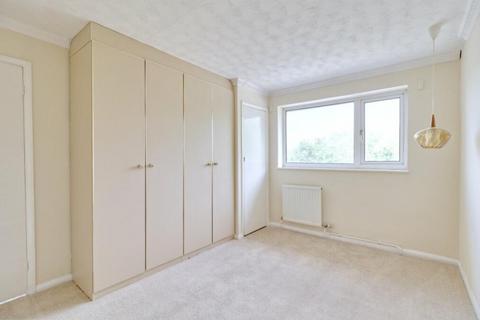 4 bedroom semi-detached house to rent, Palmerston Road, Rainham RM13