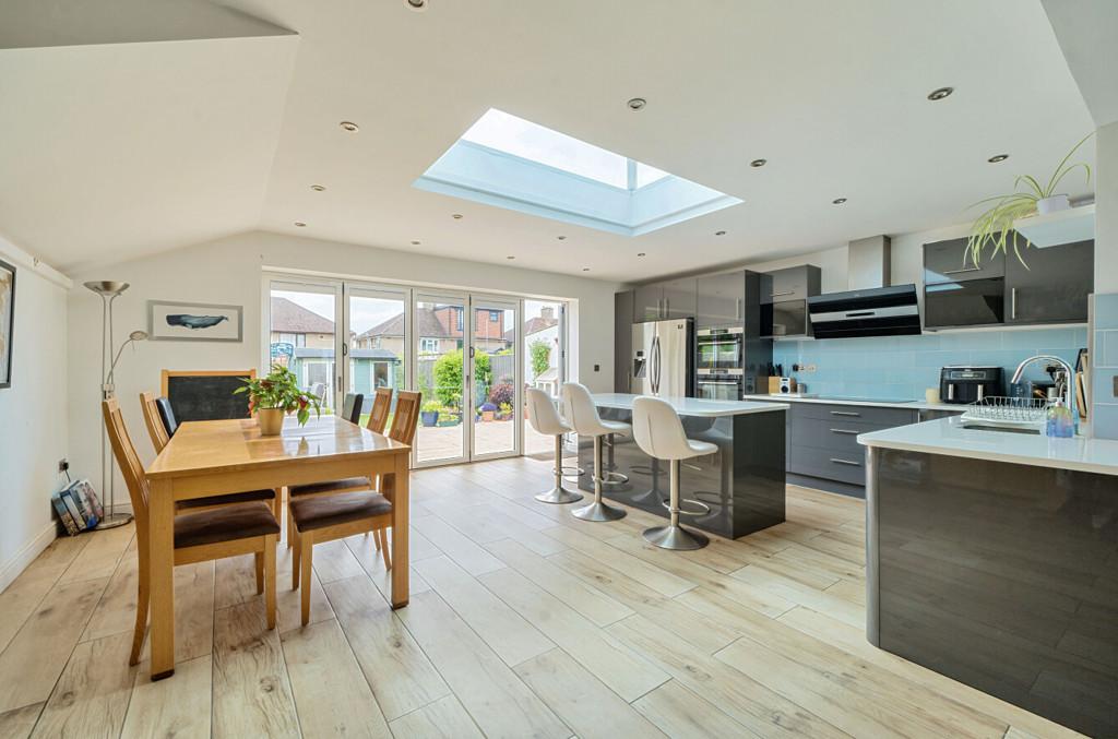Kitchen/Dining