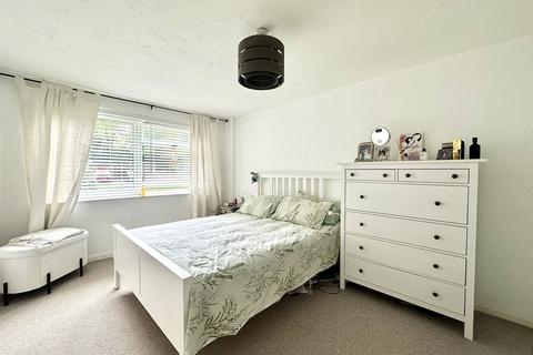 2 bedroom flat for sale, Bean Road, Greenhithe, Kent, DA9