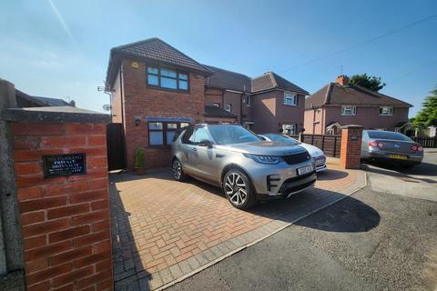 3 bedroom semi-detached house for sale, Haycock Place, Wednesbury