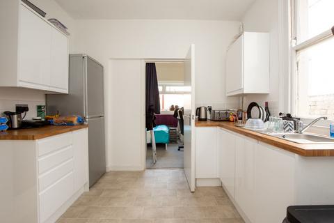 2 bedroom flat for sale, Bristol BS7