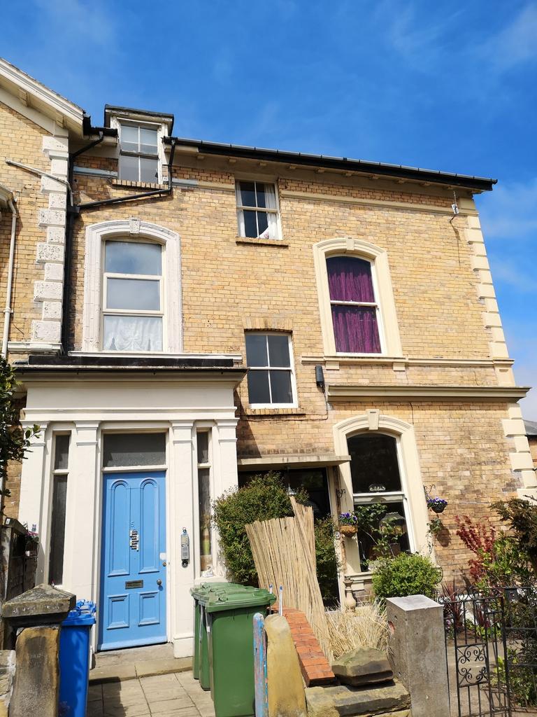Flat 2, A Fulford Road, Scarborough Studio to rent £425 pcm (£98 pw)