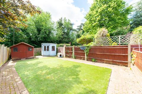 8 Chiltern Close, Croydon, CR0 5LZ