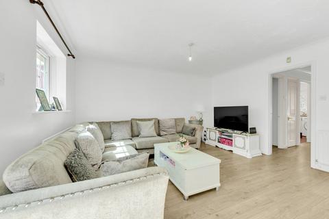 8 Chiltern Close, Croydon, CR0 5LZ
