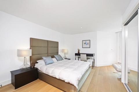 2 bedroom flat to rent, Kestrel House, 2 St. George Wharf, London, SW8