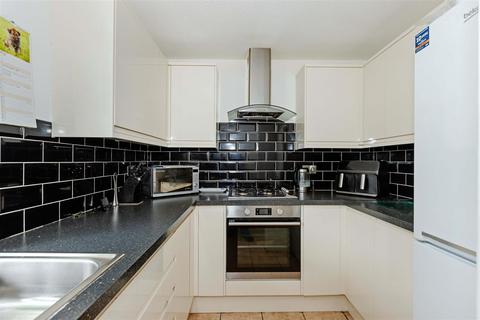 1 bedroom ground floor flat for sale, Lewis Court, Worthing BN13