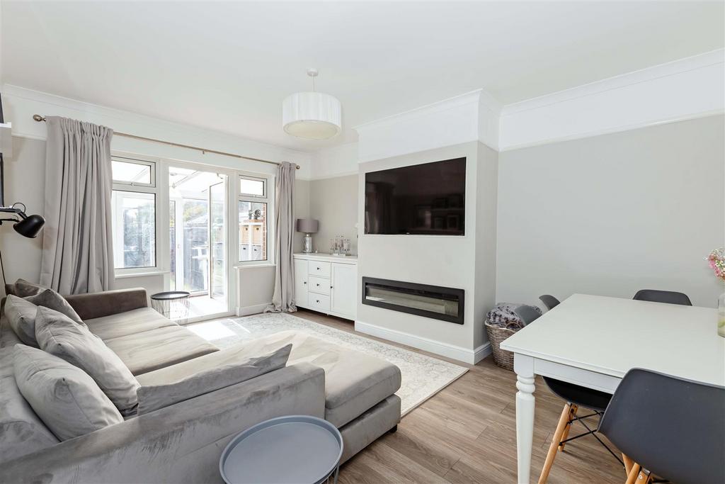 For Sale by Aspire Residential -  Leeward Close