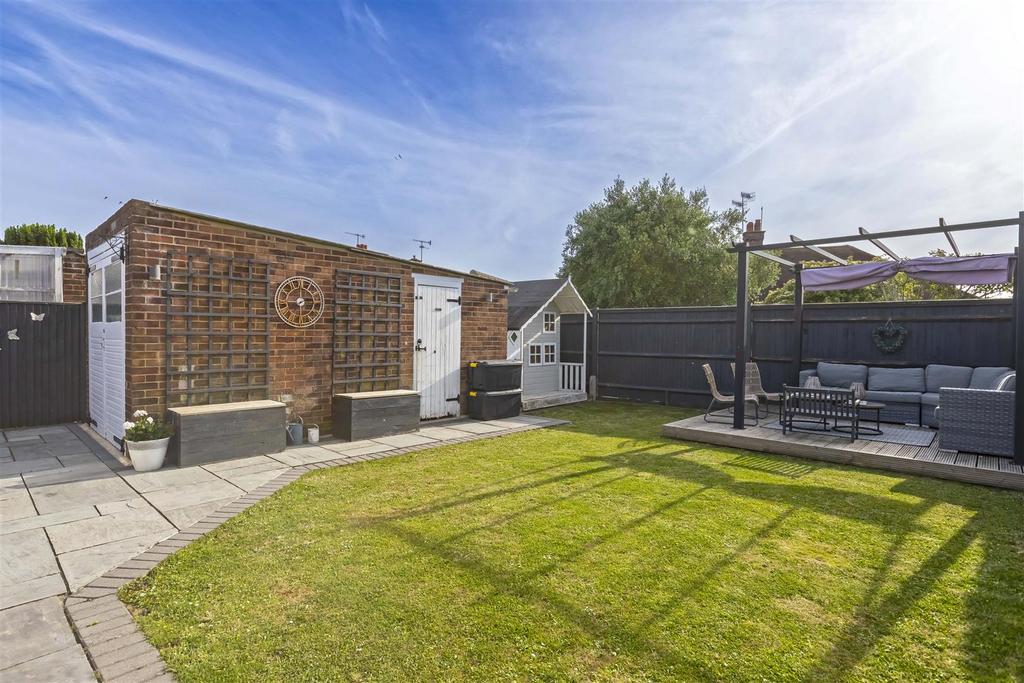 For Sale by Aspire Residential -  Leeward Close