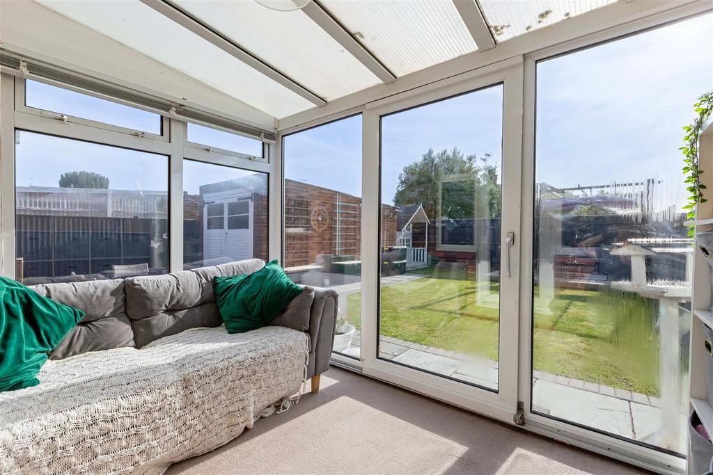 For Sale by Aspire Residential -  Leeward Close