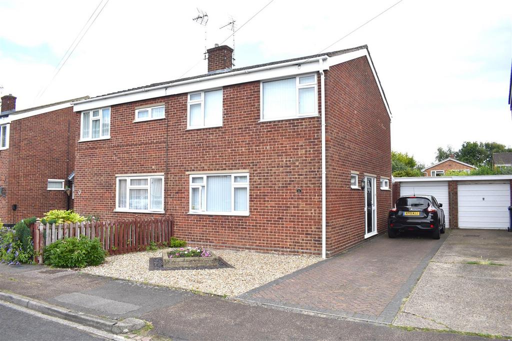 Browns Close, Marston Moretaine, Bedford 2 bed semidetached house for