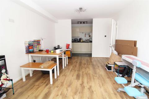 2 bedroom apartment for sale, Benhill Wood Road, Sutton