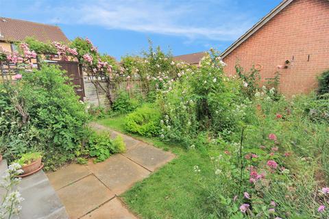 1 bedroom end of terrace house for sale, Senwick Drive, Wellingborough NN8