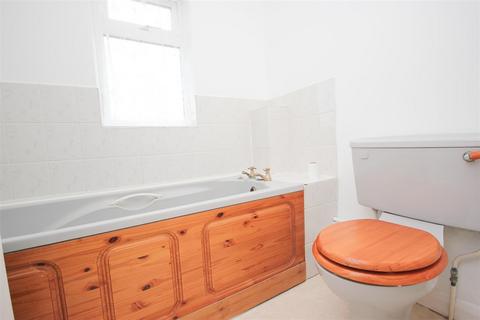 1 bedroom end of terrace house for sale, Senwick Drive, Wellingborough NN8