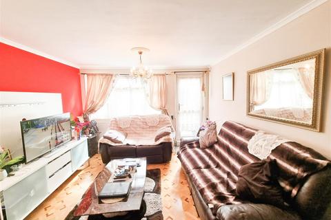 Vanguard Close, Croydon