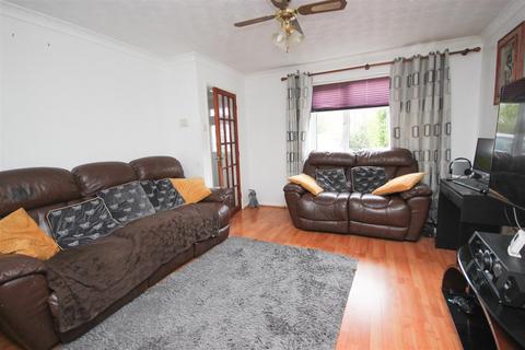 3 bedroom semi-detached house for sale, Grafton Close, Wellingborough NN8