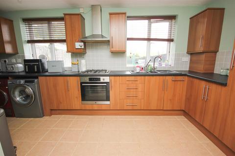 4 bedroom semi-detached house for sale, Millers Park, Wellingborough NN8