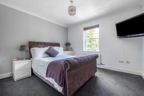2 bedroom apartment for sale, Markham Court, Camberley GU15
