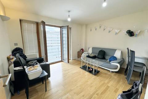 1 bedroom flat for sale, Ilford Hill, Ilford