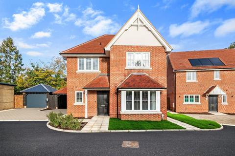 4 bedroom detached house for sale, FIELD WAY, SEND, GU23