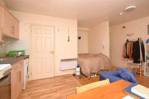 Studio to rent, 10435 Hotwell Road, Bristol