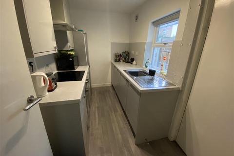 1 bedroom in a house share to rent, Wollaton Road, Beeston, Nottingham