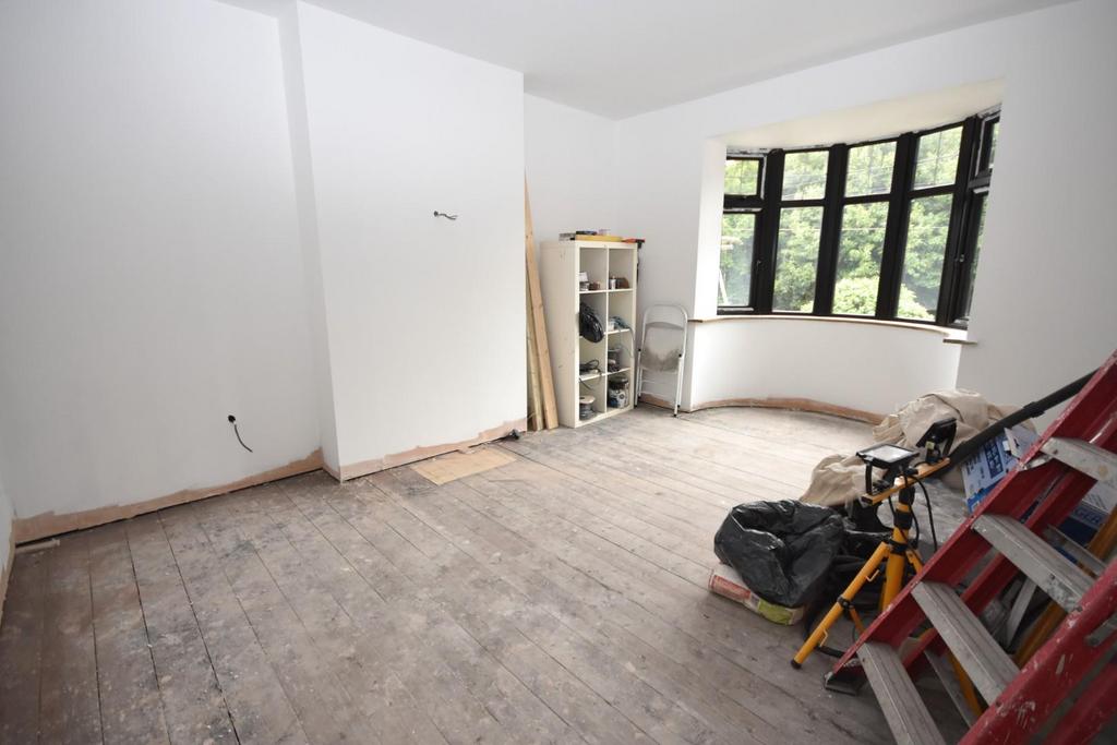 Bedroom one.JPG
