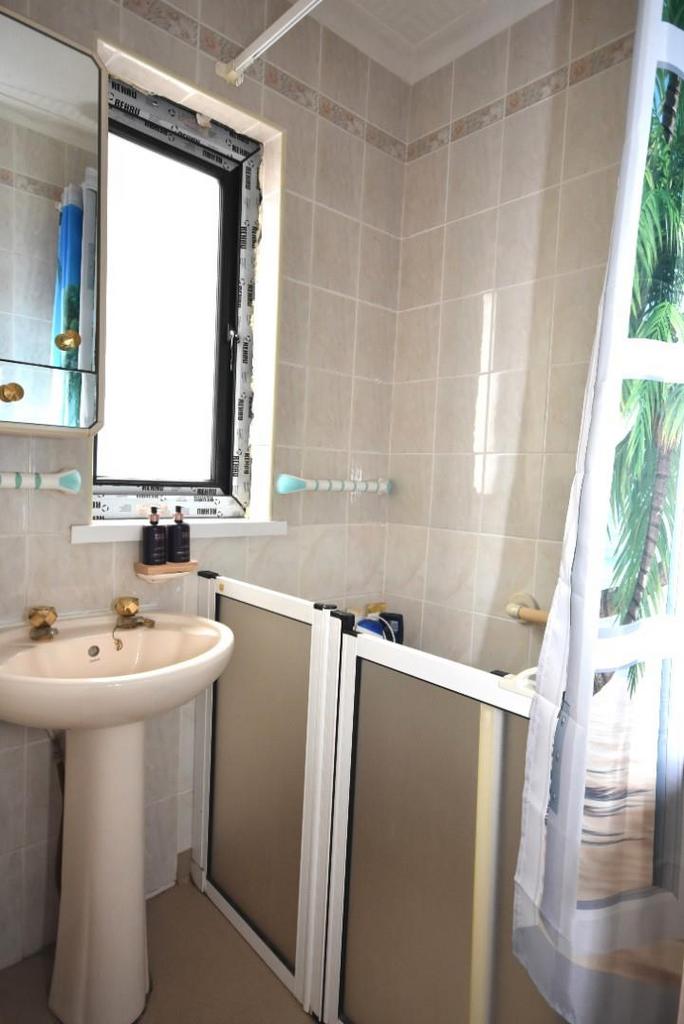 Shower room.JPG