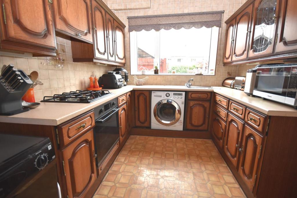 Kitchen..JPG