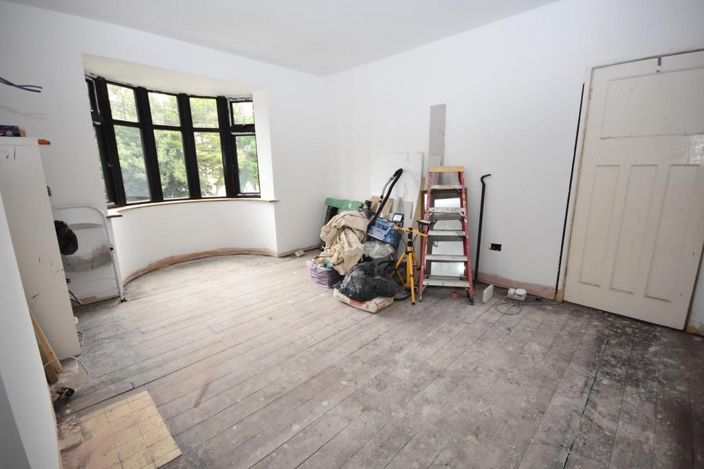 Bedroom one...JPG