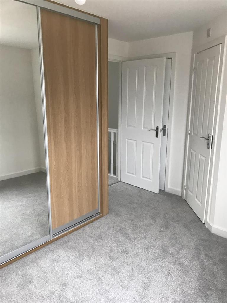 24 Tasker Bed 1.jpg
