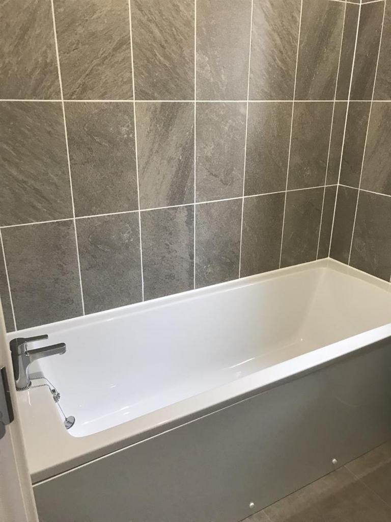 24 tasker bath.jpg