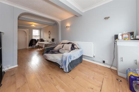 2 bedroom end of terrace house for sale, West Street, Dunstable, Bedfordshire