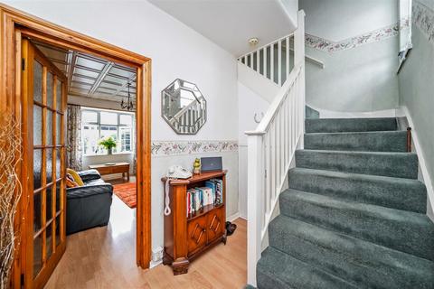 3 bedroom terraced house for sale, The Roundway, London N17
