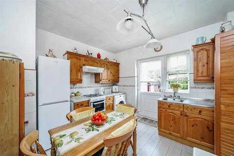 3 bedroom terraced house for sale, The Roundway, London N17