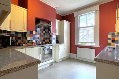 2 bedroom flat to rent, College Road, Sundridge Park, Bromley, BR1