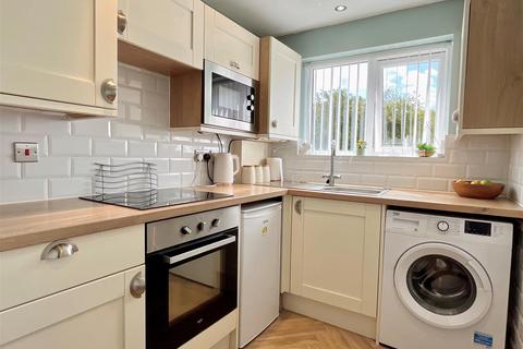 2 bedroom ground floor flat for sale, Eachelhurst Road, Walmley, Sutton Coldfield