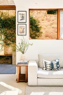 38 Stile Hall Gardens, London, W4 3BU