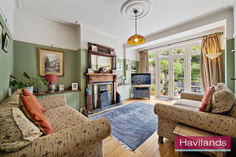 101 Green Dragon Lane, London, N21 2NL
