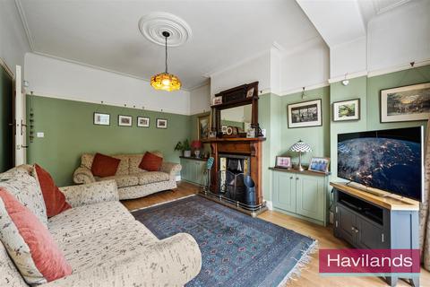 101 Green Dragon Lane, London, N21 2NL