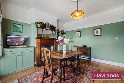 101 Green Dragon Lane, London, N21 2NL