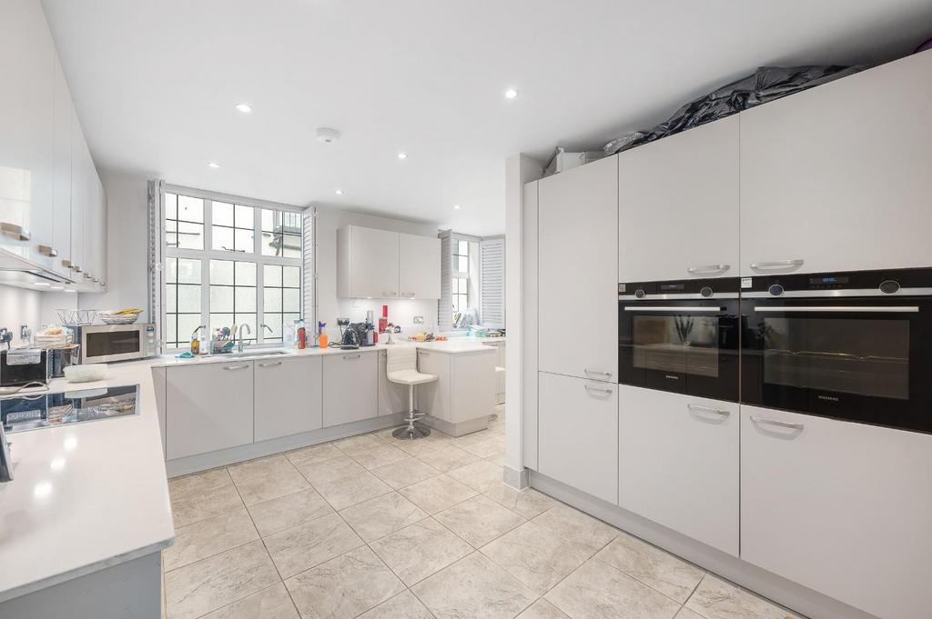 7 ? Bryanston Court-14.jpg