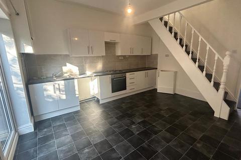 2 bedroom terraced house to rent, Miriam Street, Failsworth, Manchester