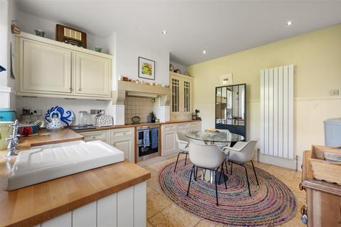 8 All Saints Road, Matlock, DE4 3HW