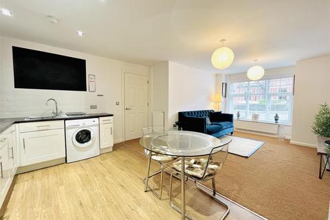 2 bedroom apartment for sale, Oak Road, Hale