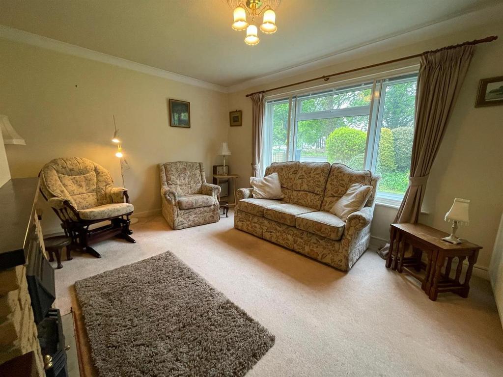 41 leeming sittin room.jpg